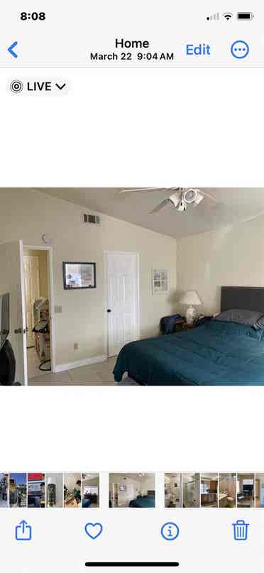 Master bedroom / + Community