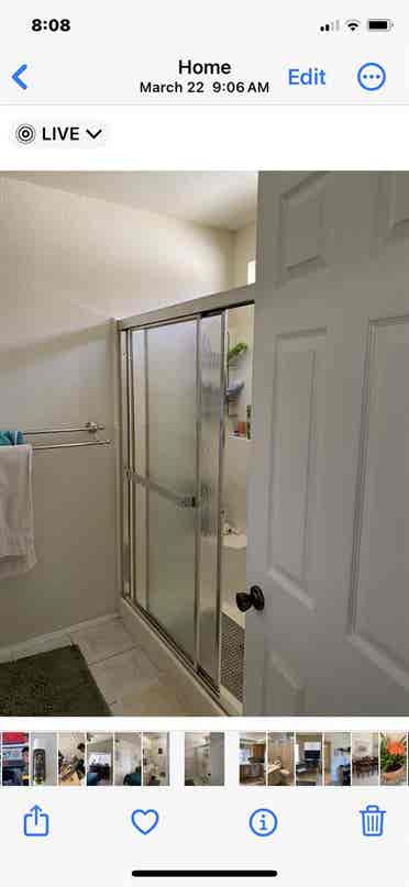 Master bedroom / + Community