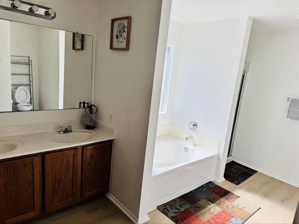 Fully Furnished/All bills paid