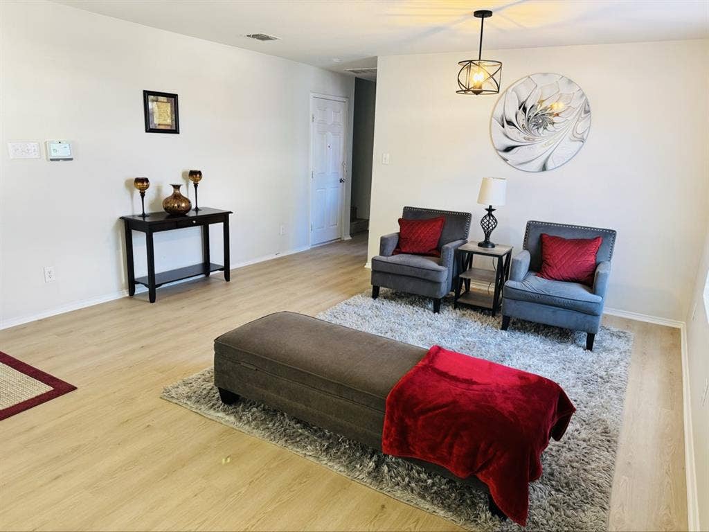 Fully Furnished/All bills paid