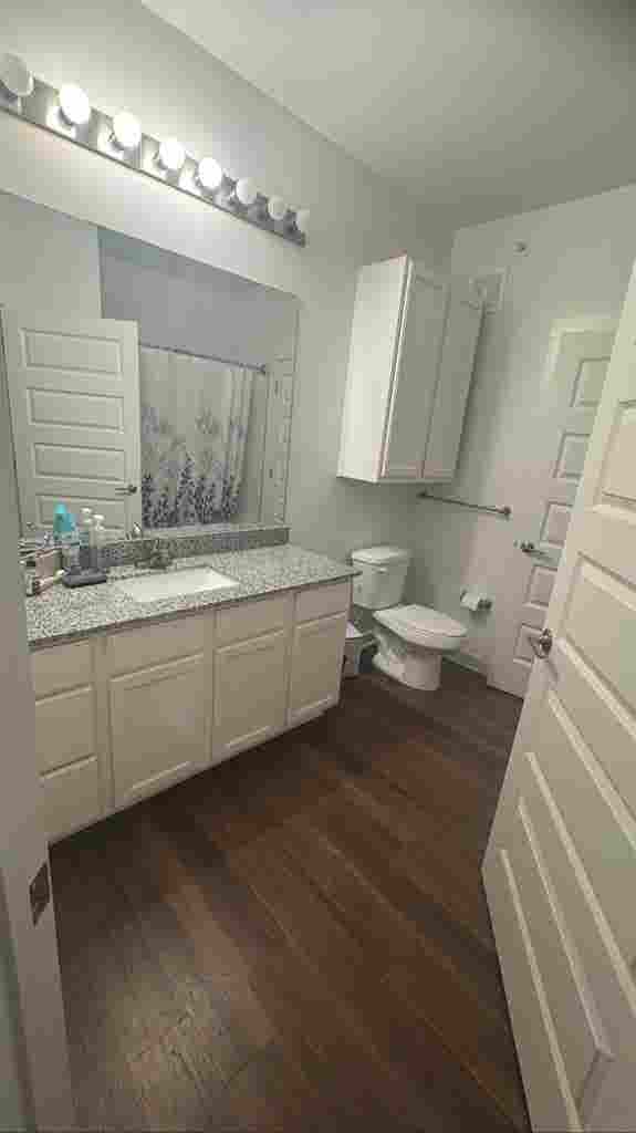 Furnished room available for rent