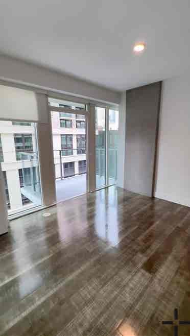 LOOKING FOR IMMEDIATE ROOMMATE