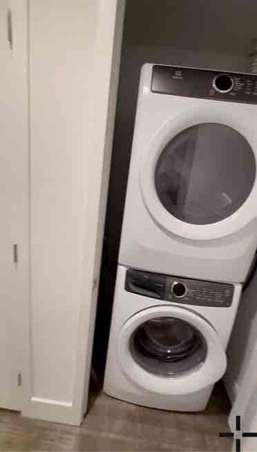 LOOKING FOR IMMEDIATE ROOMMATE
