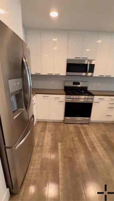 LOOKING FOR IMMEDIATE ROOMMATE