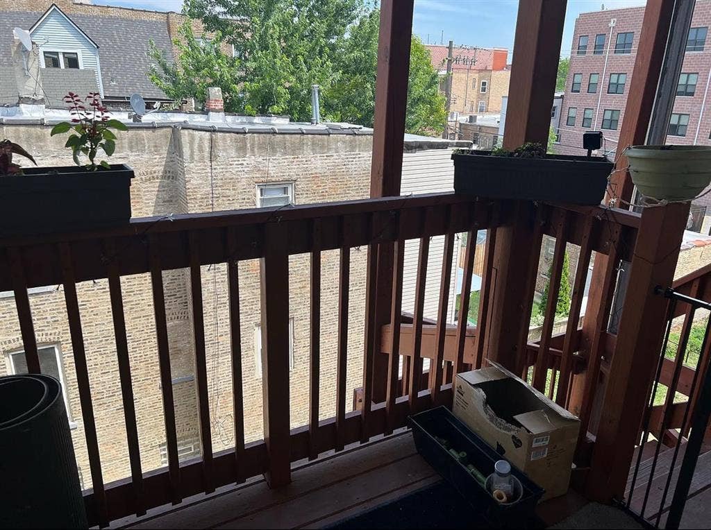 Looking for a third roommate asap!