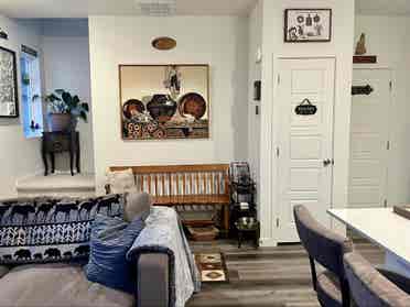 5 minute walk-Downtown, Parks, Gym