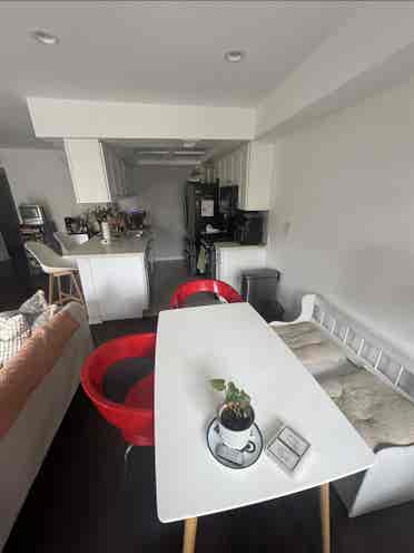 Hollywood Hills one bedroom!!