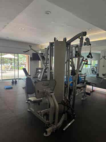 Hollywood Hills one bedroom!!