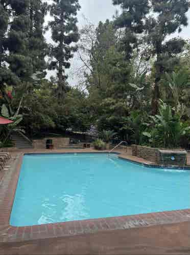 Hollywood Hills one bedroom!!