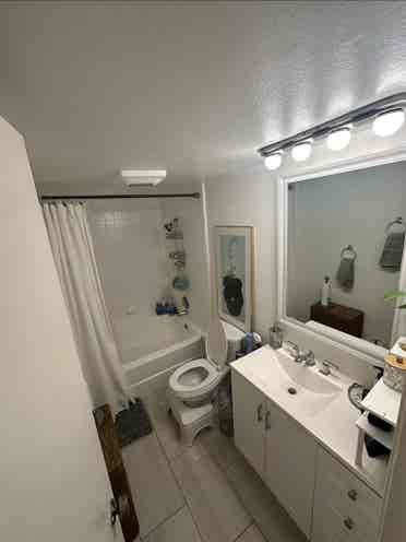 Hollywood Hills one bedroom!!
