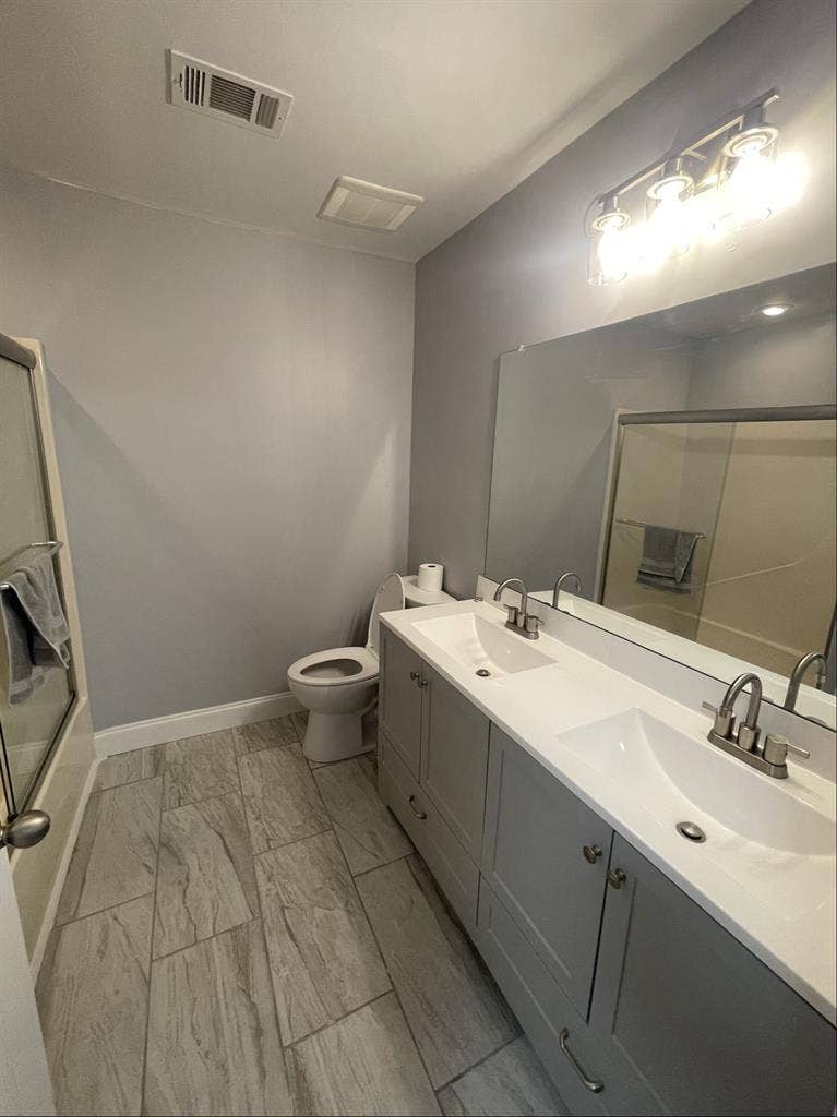 Quite room with private bathroom