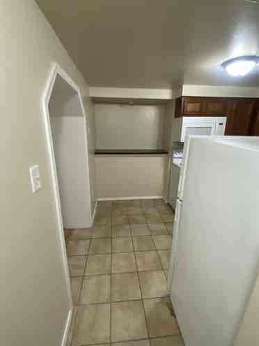 Basement Apartment -Bath