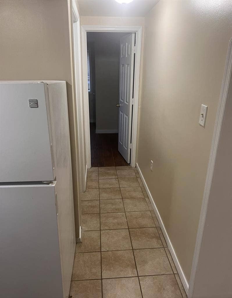 Basement Apartment -Bath