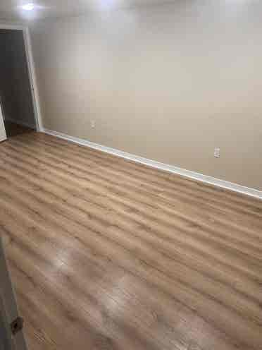 Basement Apartment -Bath