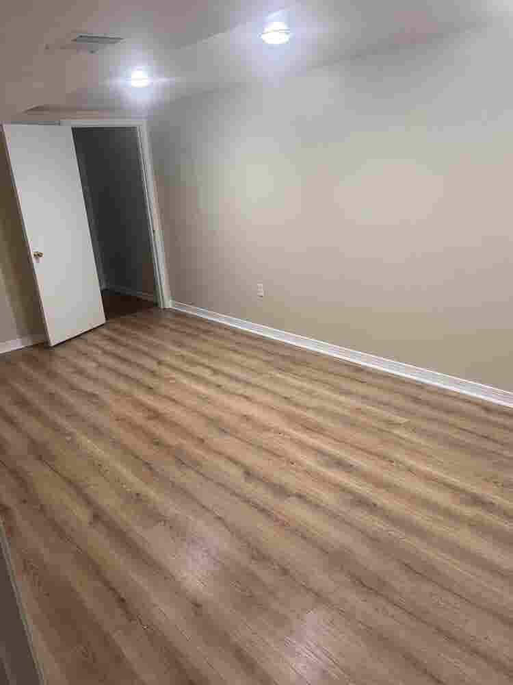 Basement Apartment -Bath