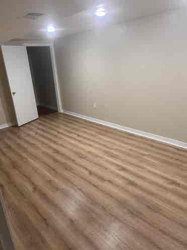Basement Apartment -Bath