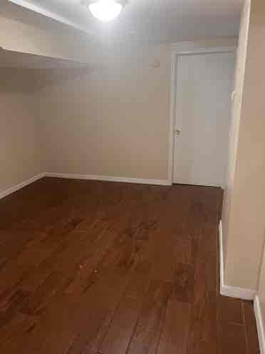 Basement Apartment -Bath