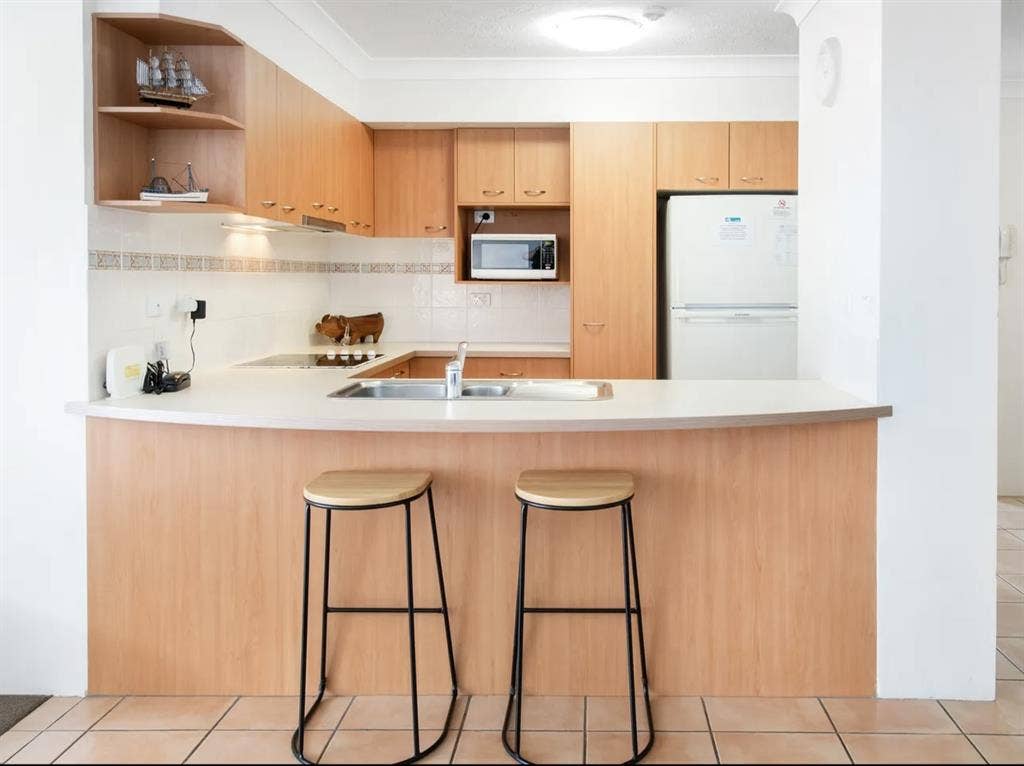 Fully Furnished Surfers Apartment