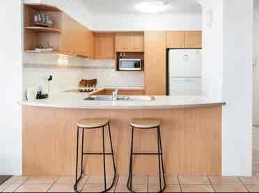 Fully Furnished Surfers Apartment