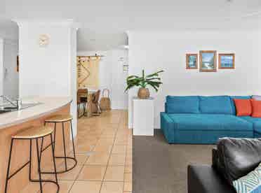 Fully Furnished Surfers Apartment