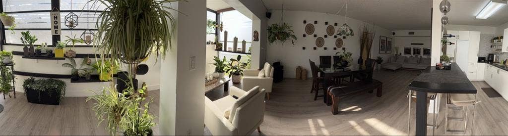 Room NEAR FIU . available