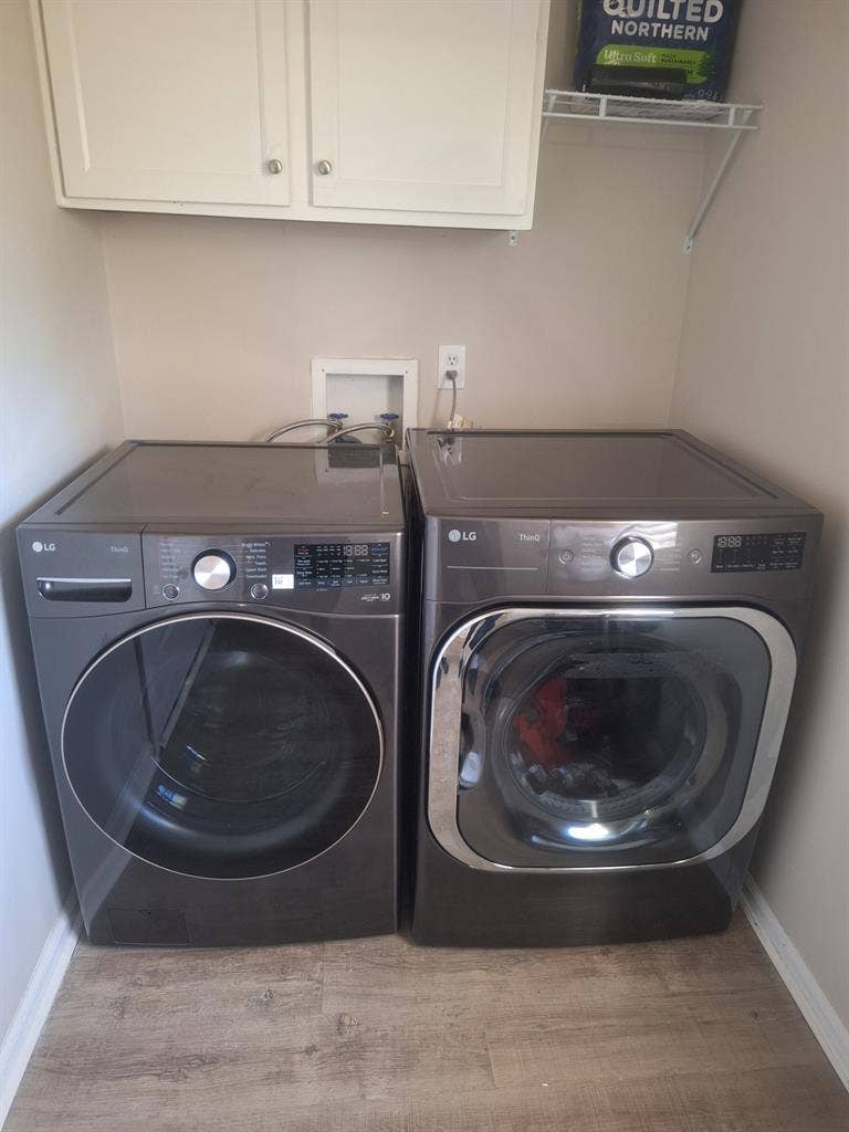 Looking for roomate