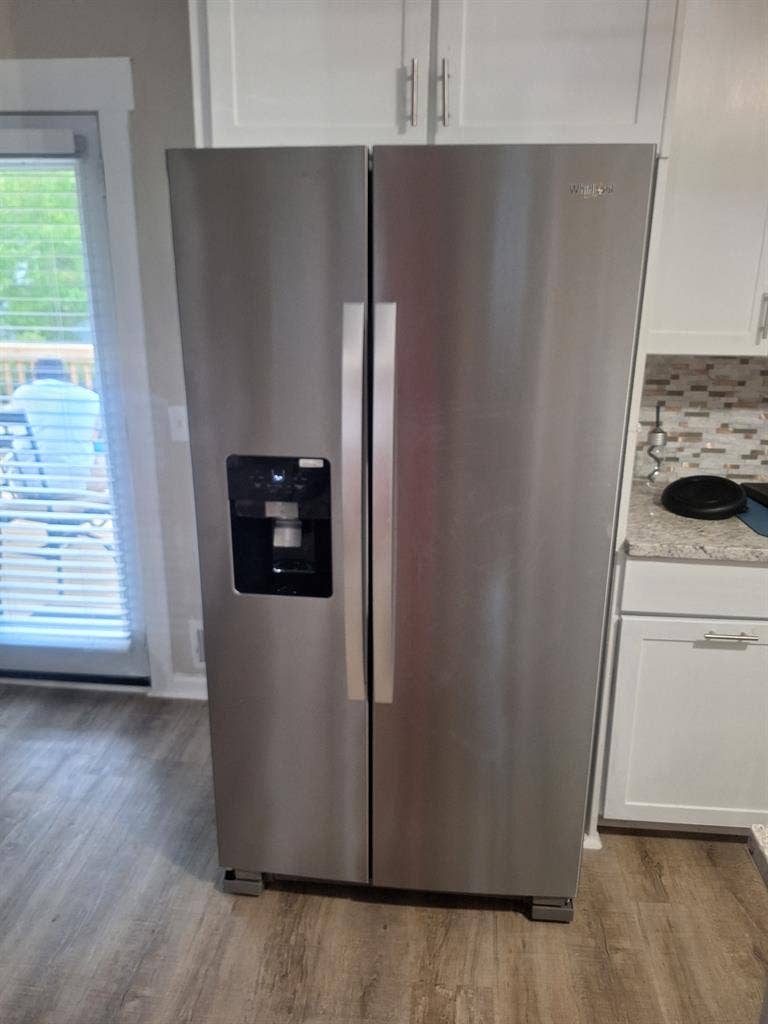 Looking for roomate