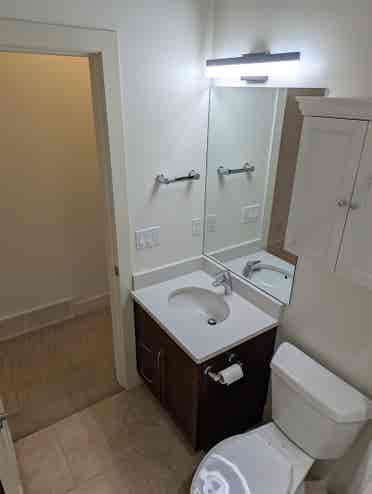 bath walk-out bsmt suite