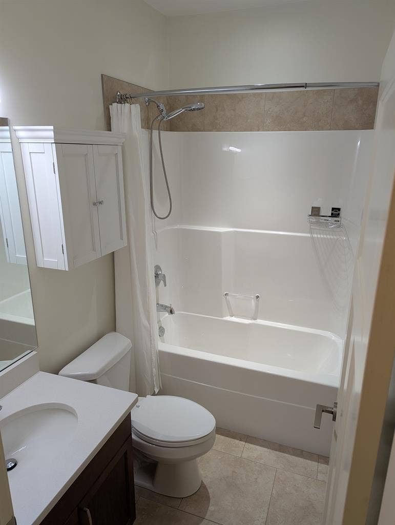 bath walk-out bsmt suite
