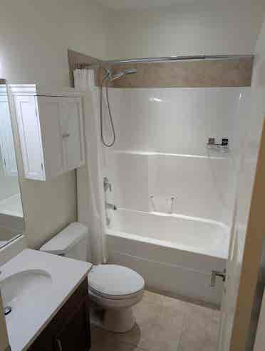 bath walk-out bsmt suite