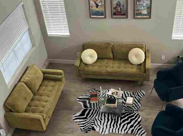 Looking for female roommates