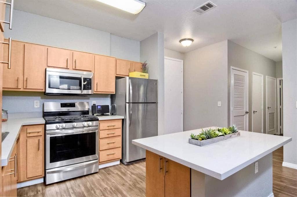 Available Sublease Shared Room $