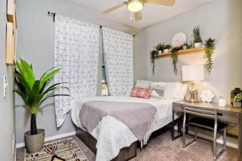 Available Sublease Shared Room $