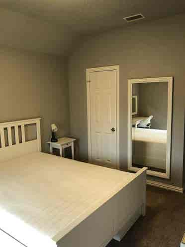 Comfortable Room w/ Utilities Paid
