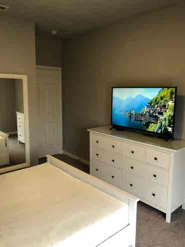 Comfortable Room w/ Utilities Paid
