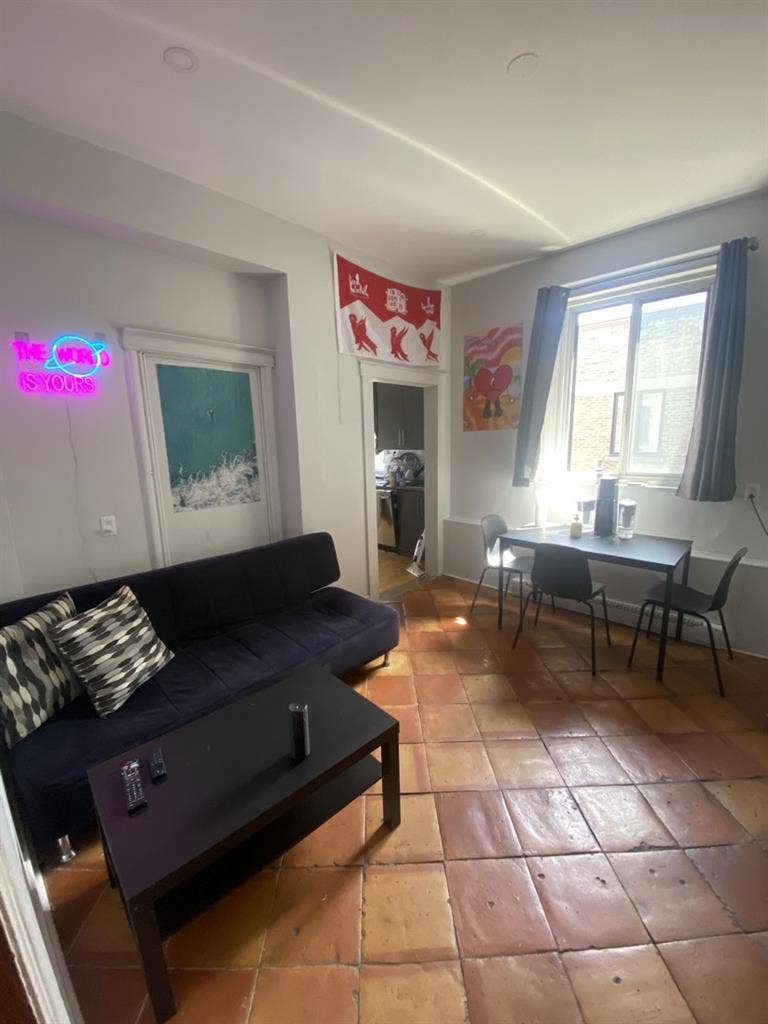 PRIVATE ROOM FOR RENT