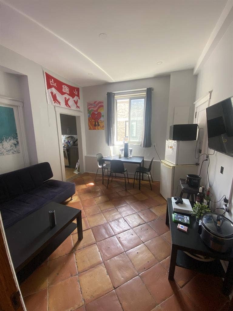 PRIVATE ROOM FOR RENT