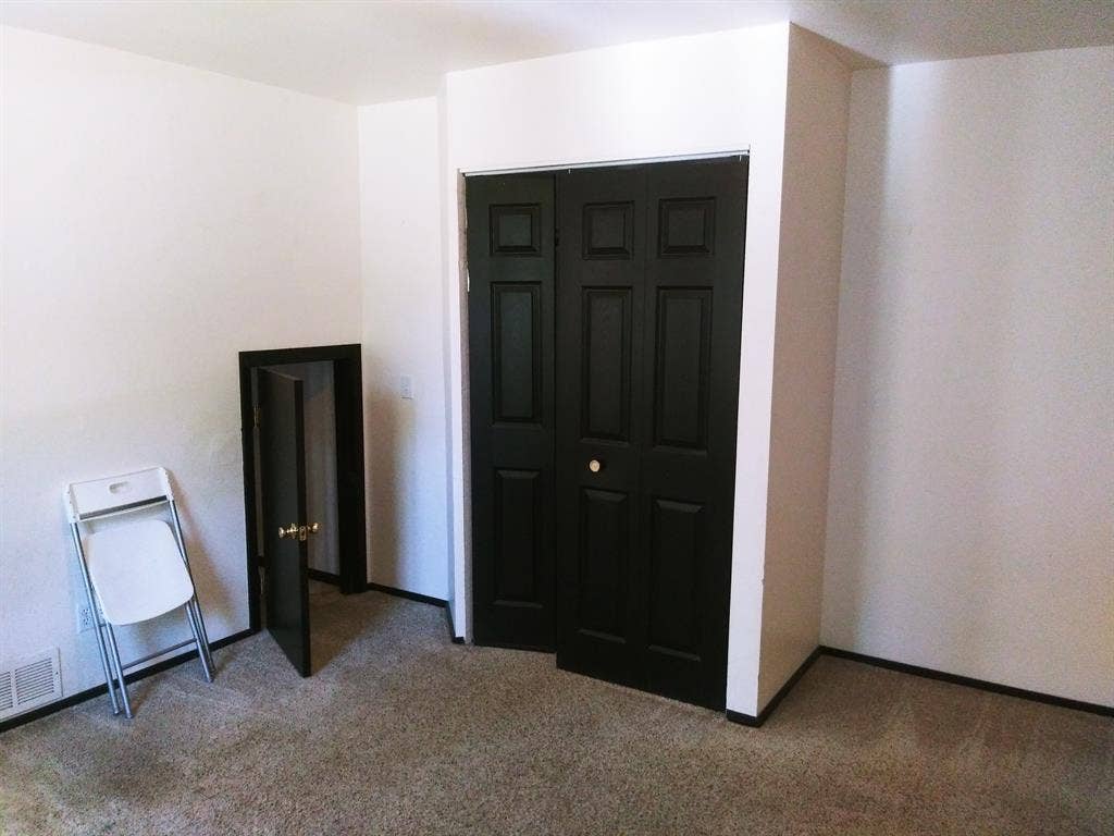 Room for rent!