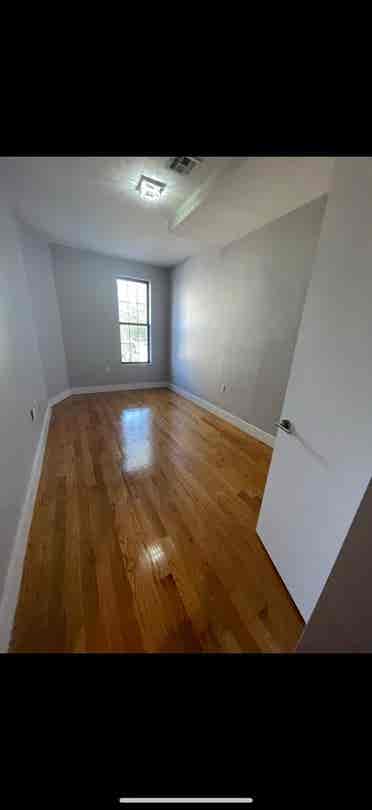 Looking for a roommate in Bushwick