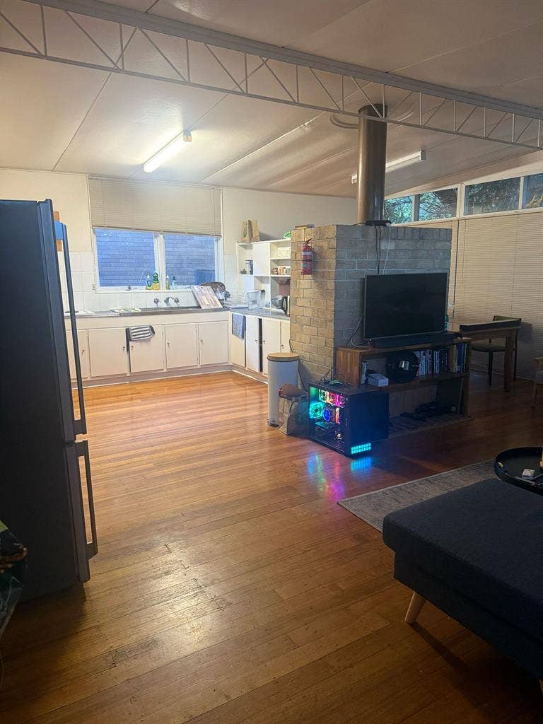 Affordable Room in Eaglemont