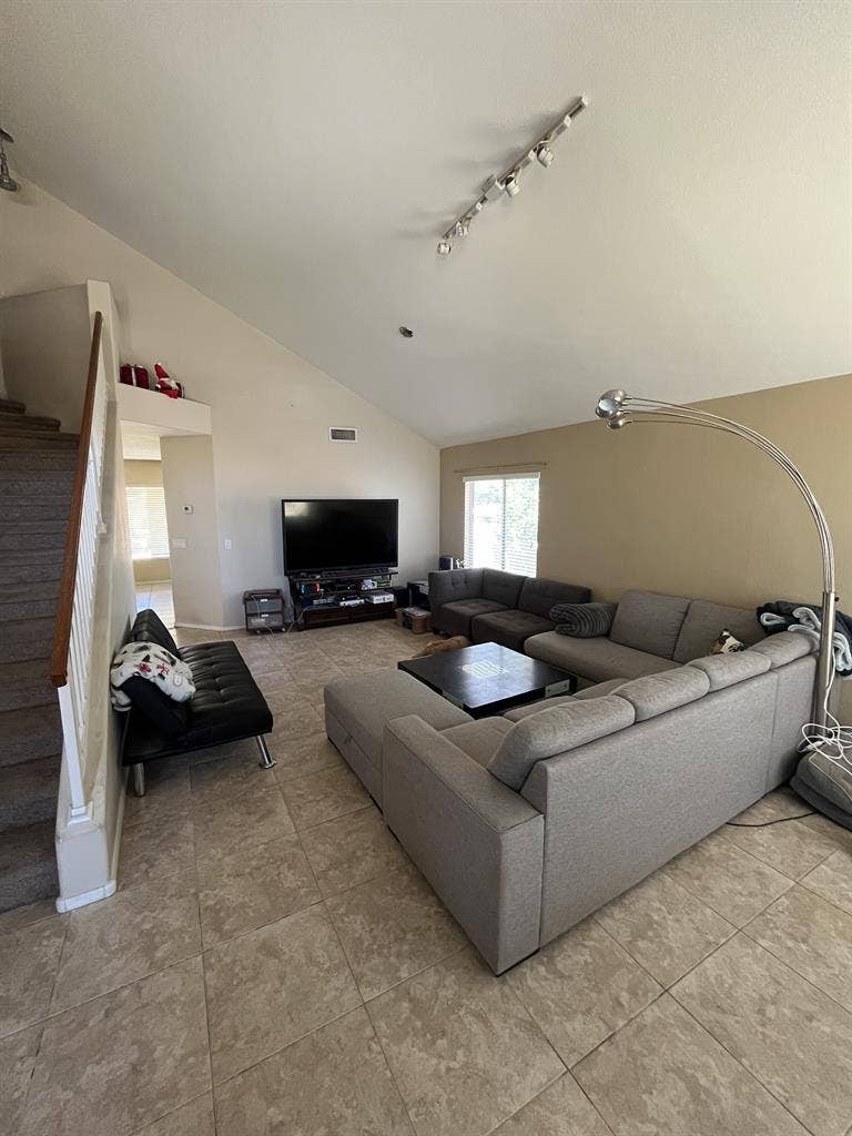 Roommate Wanted!!