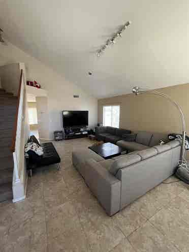 Roommate Wanted!!