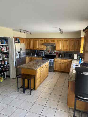 Roommate Wanted!!