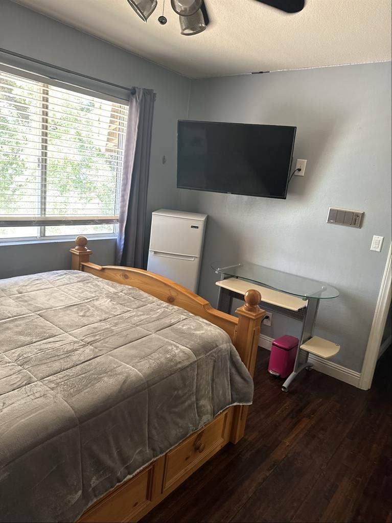 Furnished room utilities inc