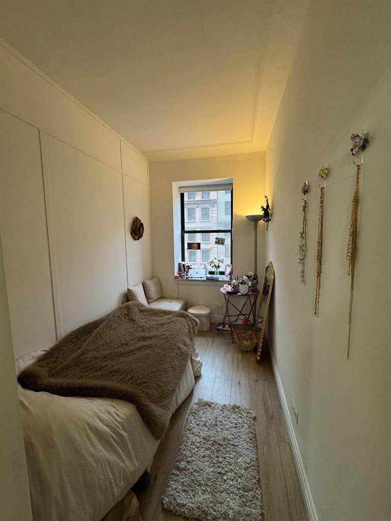 Affordable Room in Midtown South 😍