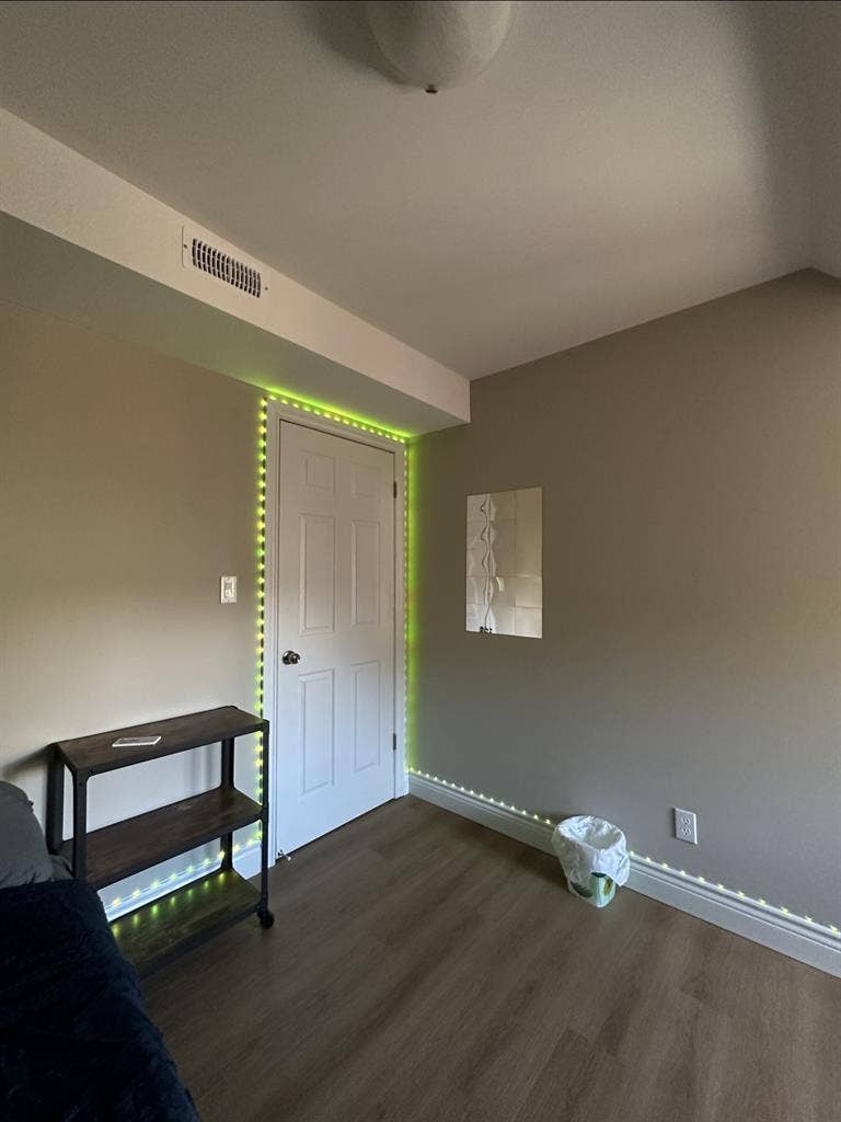 Furnished private room in Downtown