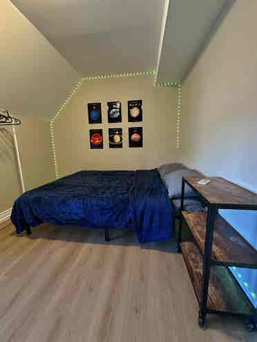 Furnished private room in Downtown