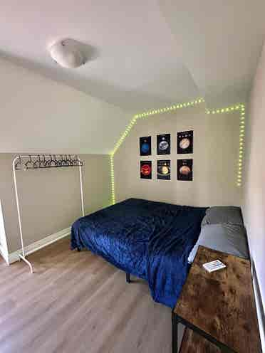 Furnished private room in Downtown