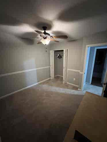Looking for Roomate in Crofton Md