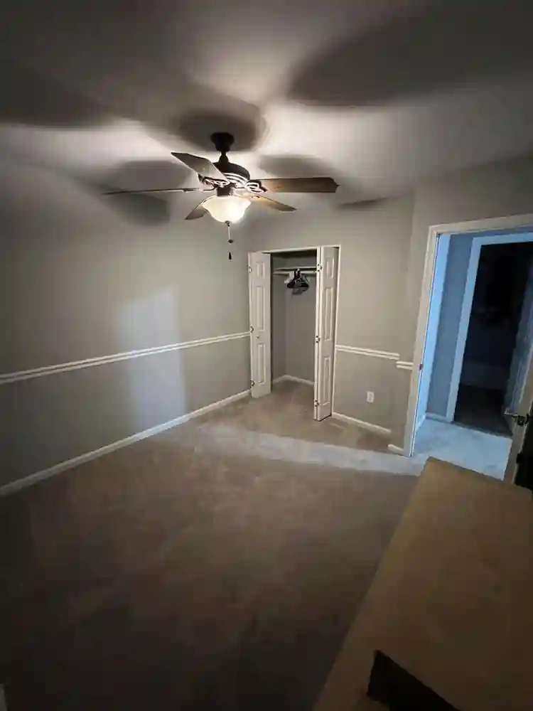 Looking for Roomate in Crofton Md